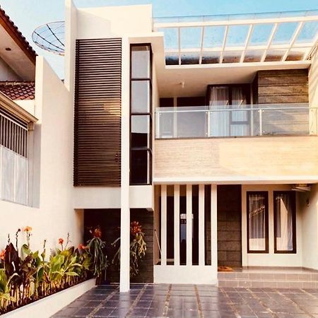 Platinum Setrasari Guest House 5Br Private Pool Bandung Dış mekan fotoğraf